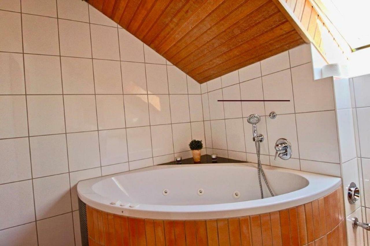 Ferienwohnung Mit Seeblick Und Dachterrasse In Ueberlingen Екстериор снимка